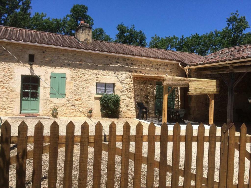 Gite De L Oustalneou Cuzorn Exterior photo